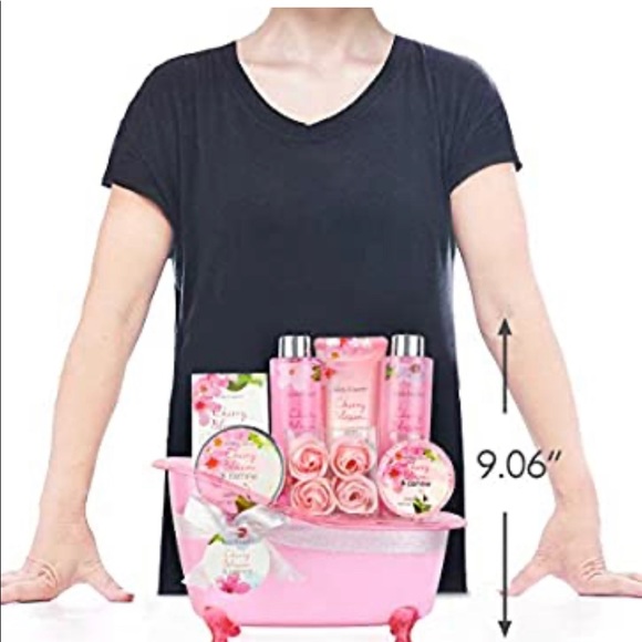 Bath&Earth 8 piece gift basket - Picture 7 of 7